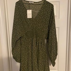 V neck smocked dress